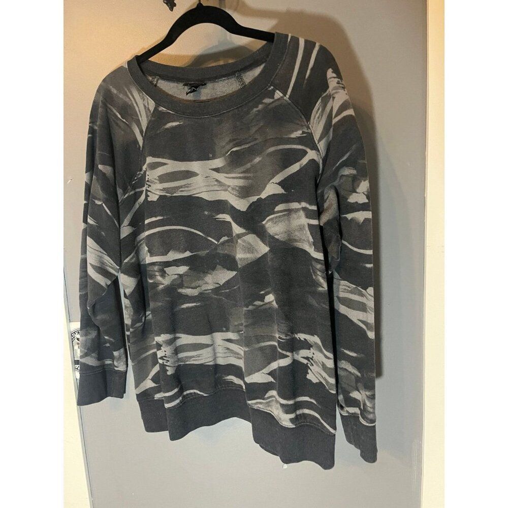 Torrid size 2 black and gray paint tie dye pattern crew neck sweatshirt